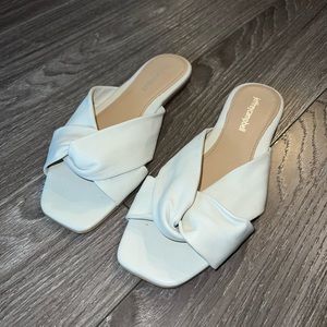 NWOT Jeffery Campbell Slides